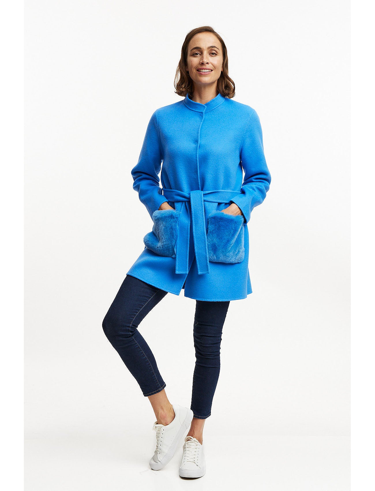 Wolljacke mit aufgesetzten Felltaschen - blau